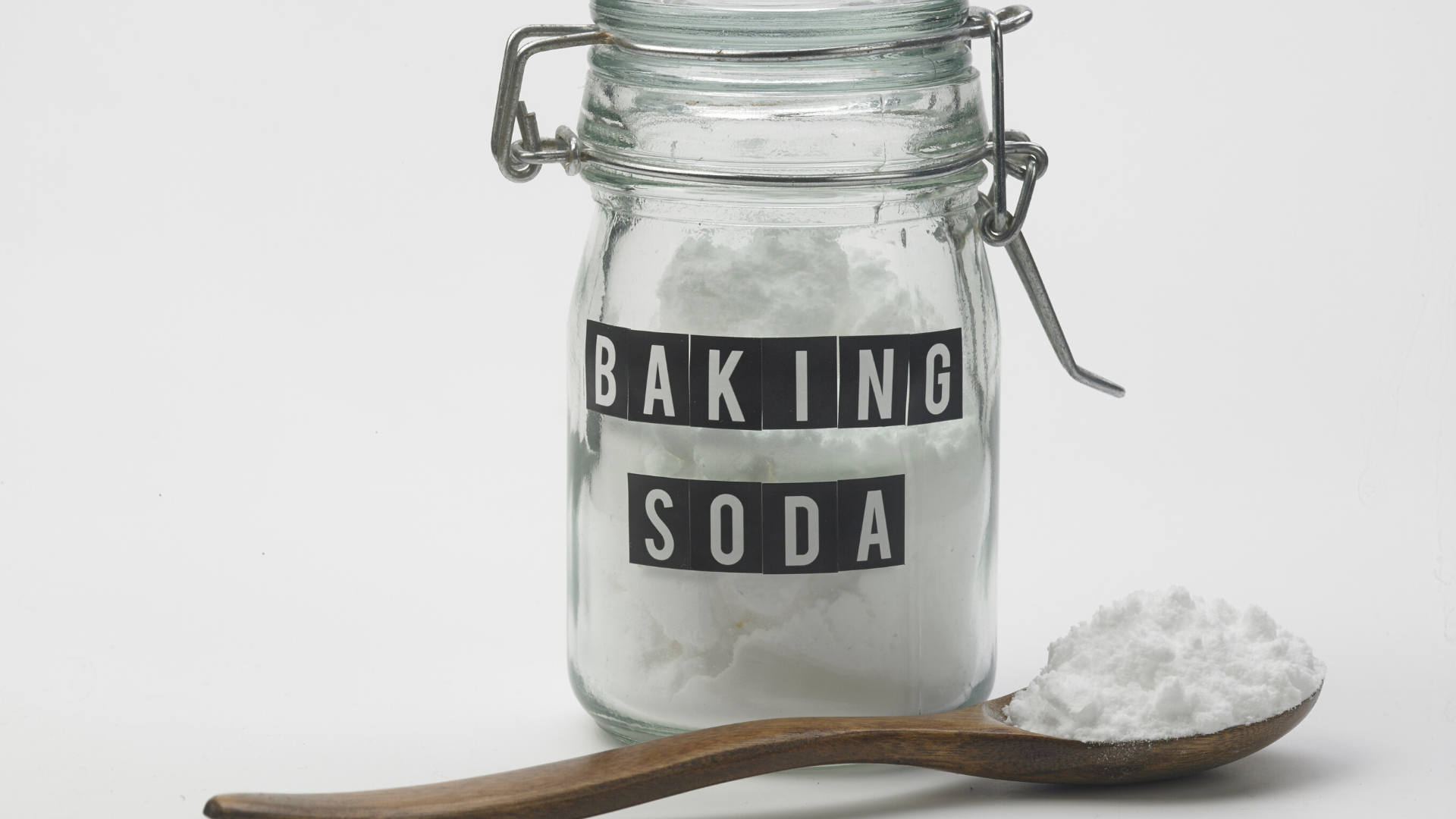 does baking soda absorb water